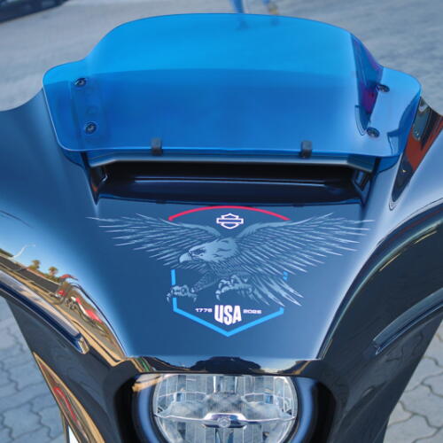 2026 Harley-Davidson® Street Glide® Midnight Ember Chrome Trim thumb 1