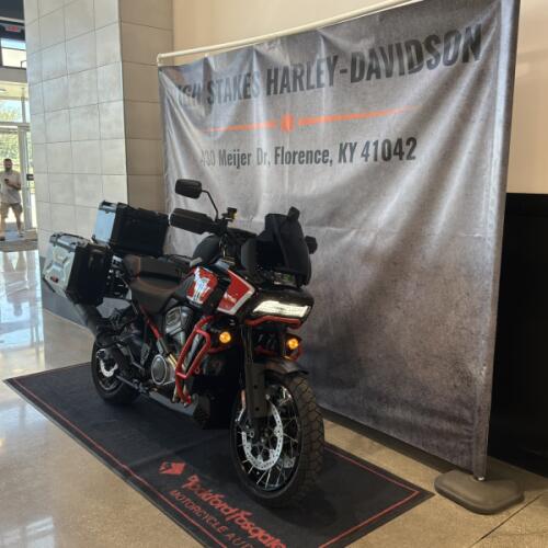 2024 Harley-Davidson® CVO™ Pan America® Legendary Orange thumb 3