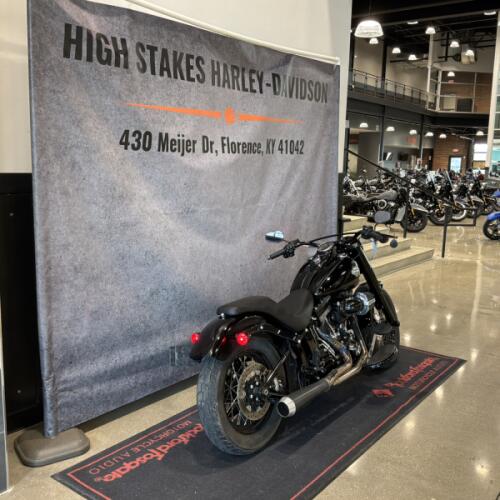 2016 Harley-Davidson® Softail Slim® S Vivid Black thumb 1