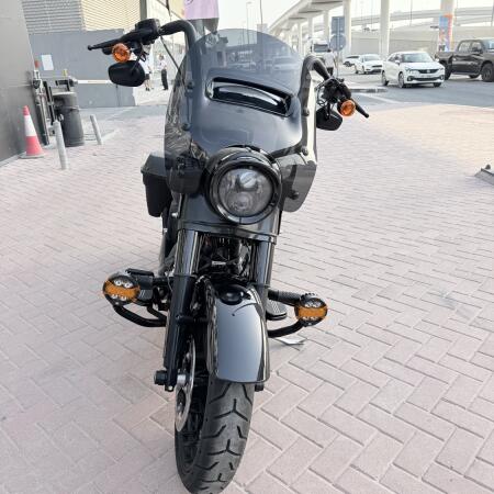 2025 Harley-Davidson® Road King™ Special Vivid Black thumb 1