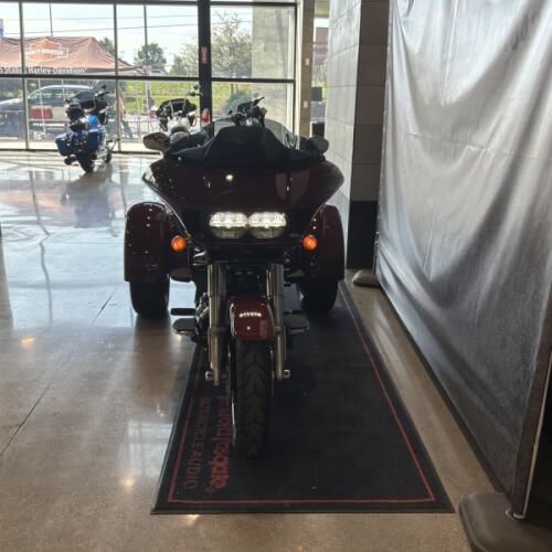 2024 Harley-Davidson® Road Glide® 3 Red Rock FLTRT thumb 2