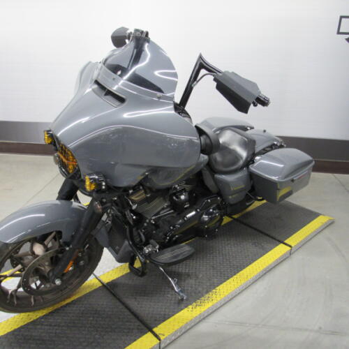 FLHXST 2022 Street Glide® ST thumb 1