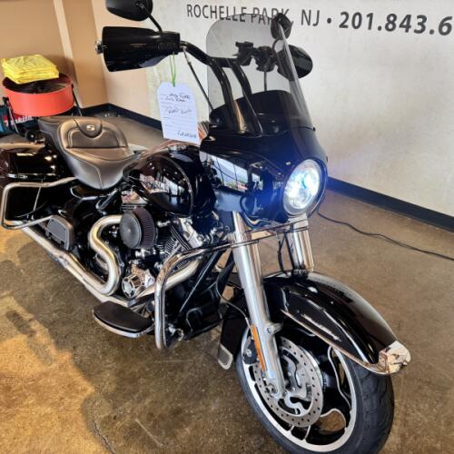  2016 Harley Davidson Road King FLHR thumb 0