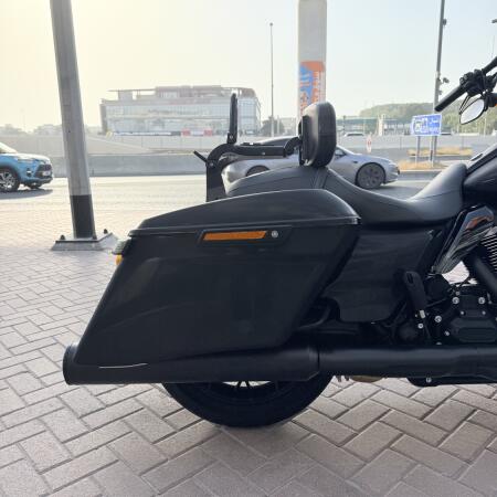 2025 Harley-Davidson® Road King™ Special Vivid Black thumb 2