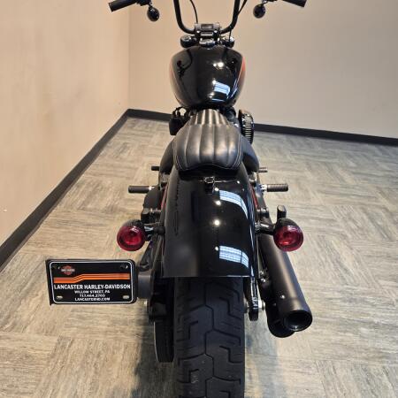 2023 Harley-Davidson® Street Bob® 114 Vivid Black FXBBS thumb 2
