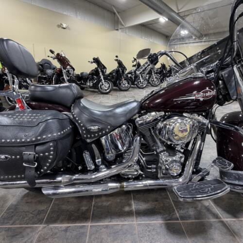 2005 Harley-Davidson® Heritage Softail® Classic Black Cherry thumb 2