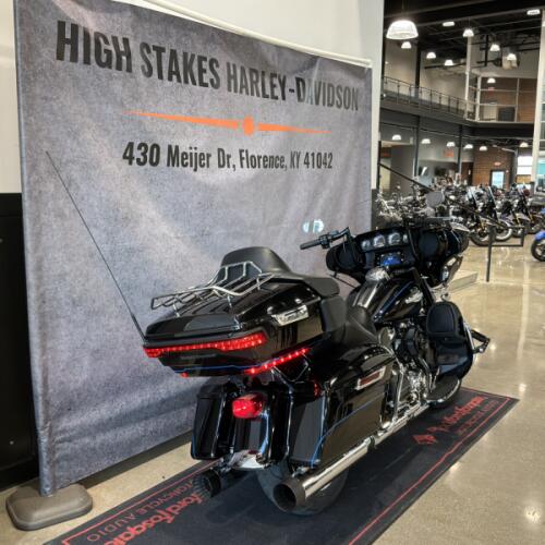 2019 Harley-Davidson® Ultra Limited Vivid Black thumb 1