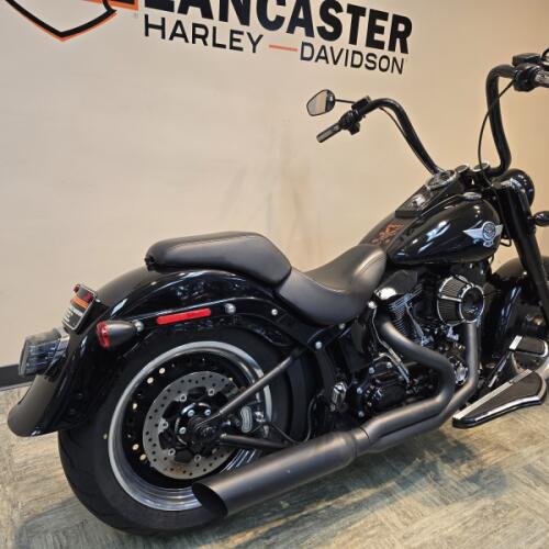 2016 Harley-Davidson® Fat Boy® Vivid Black FLSTFBS thumb 3