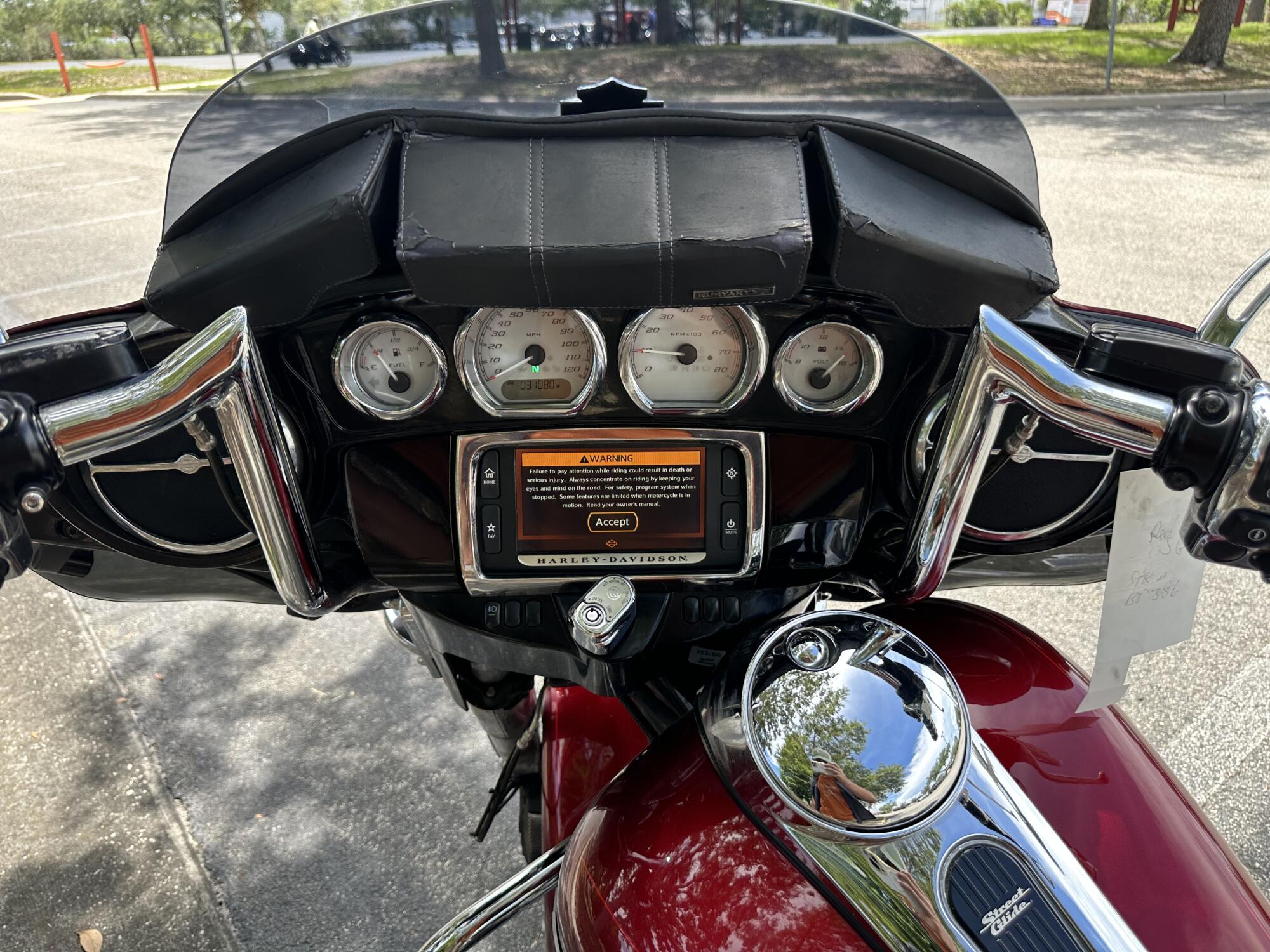 2016 Harley-Davidson® Street Glide® Special Velocity Red Sunglo, photo 13