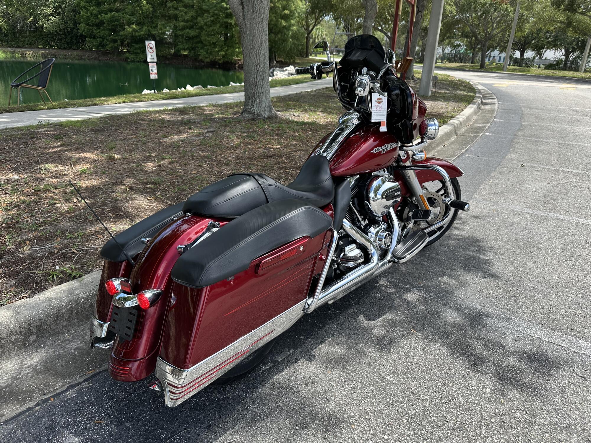 2016 Harley-Davidson® Street Glide® Special Velocity Red Sunglo, photo 8
