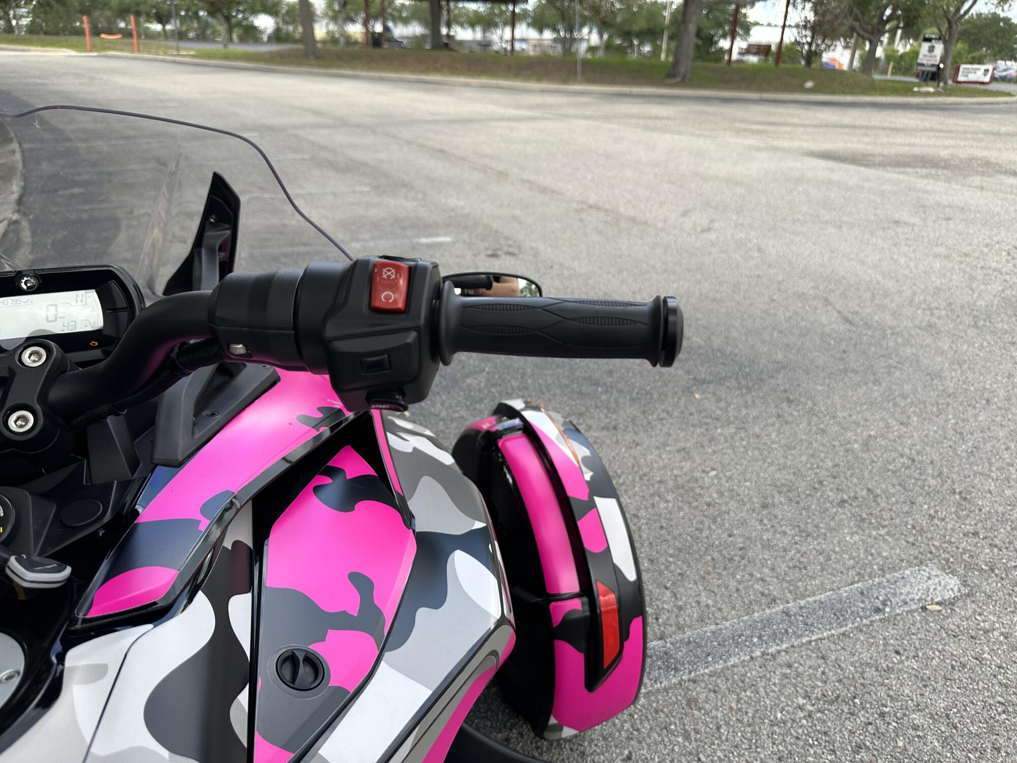 2021 CAN AM Spyder 29STT Spyder Interior Decor, photo 11