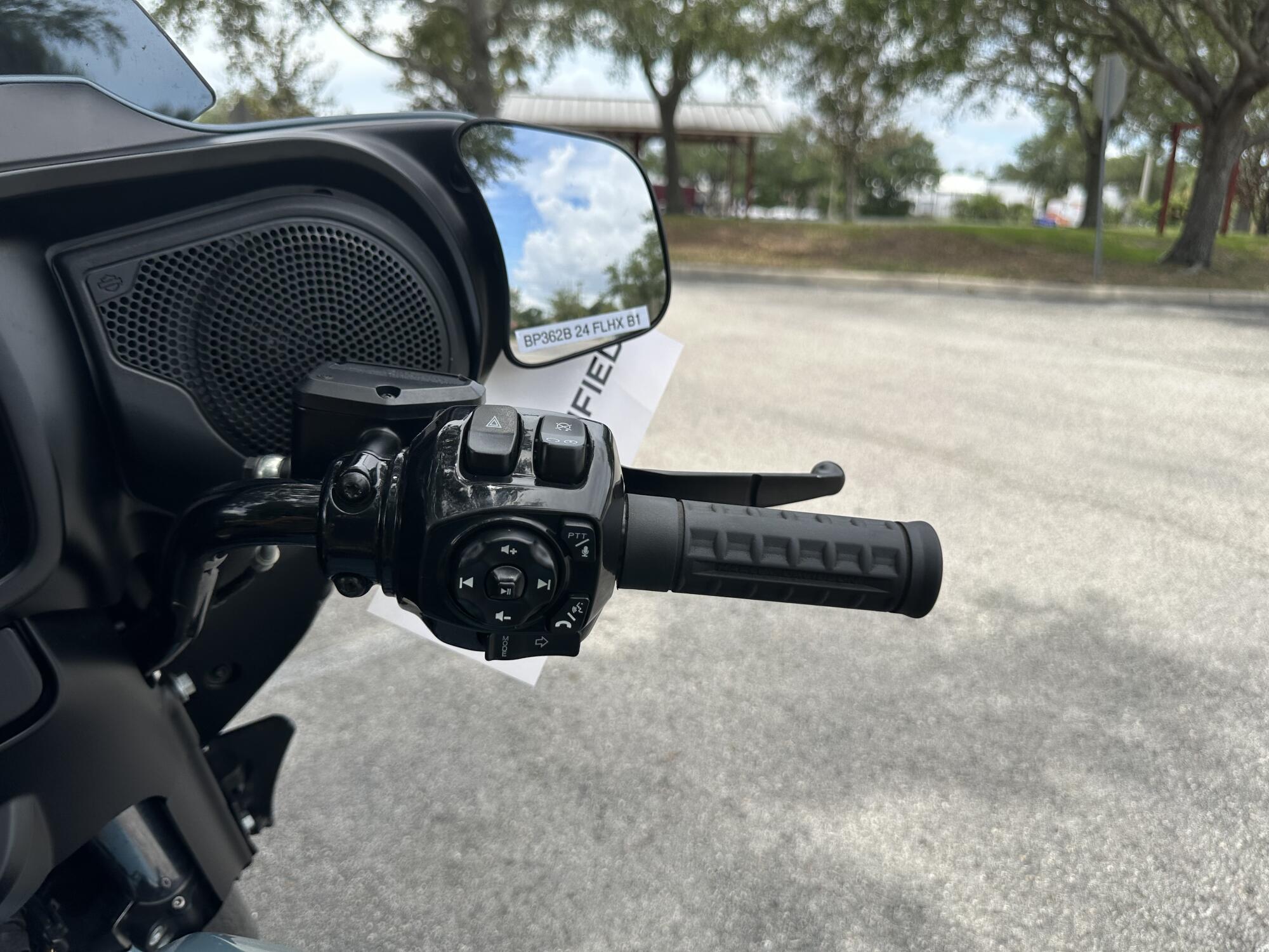 2024 Harley-Davidson® Street Glide® Sharkskin Blue - Black Finish, photo 11
