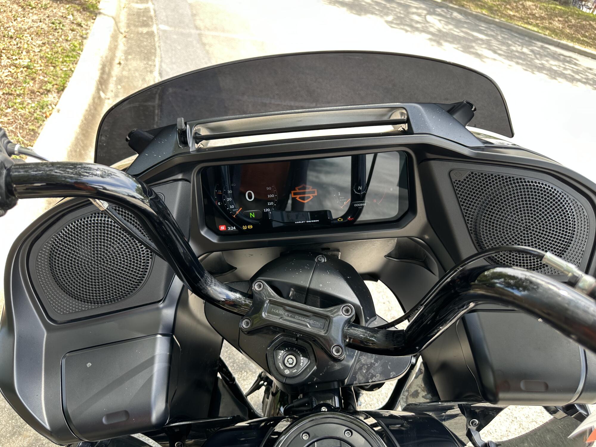 2024 Harley-Davidson® Road Glide® Vivid Black, photo 13