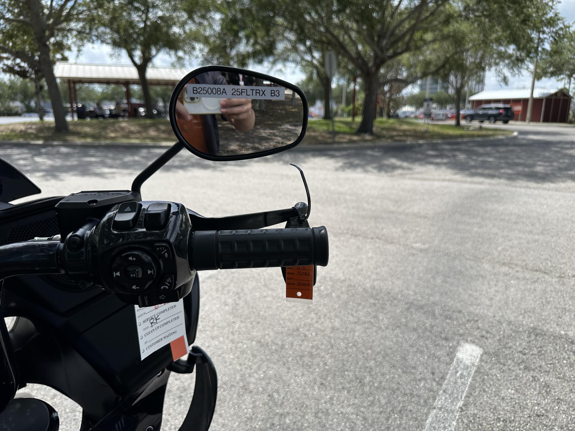 2024 Harley-Davidson® Road Glide® Vivid Black, photo 11