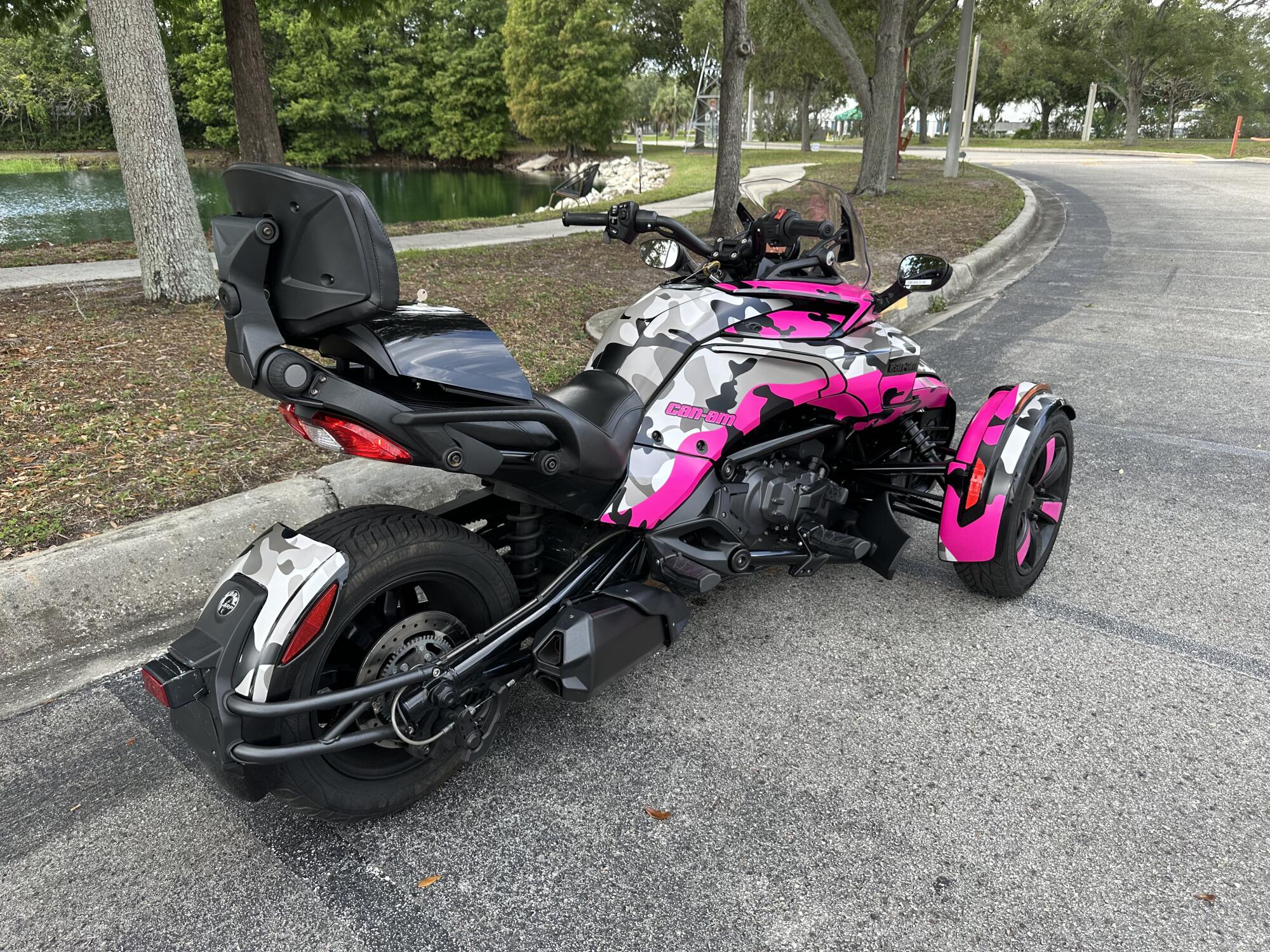 2021 CAN AM Spyder 29STT Spyder Interior Decor, photo 8