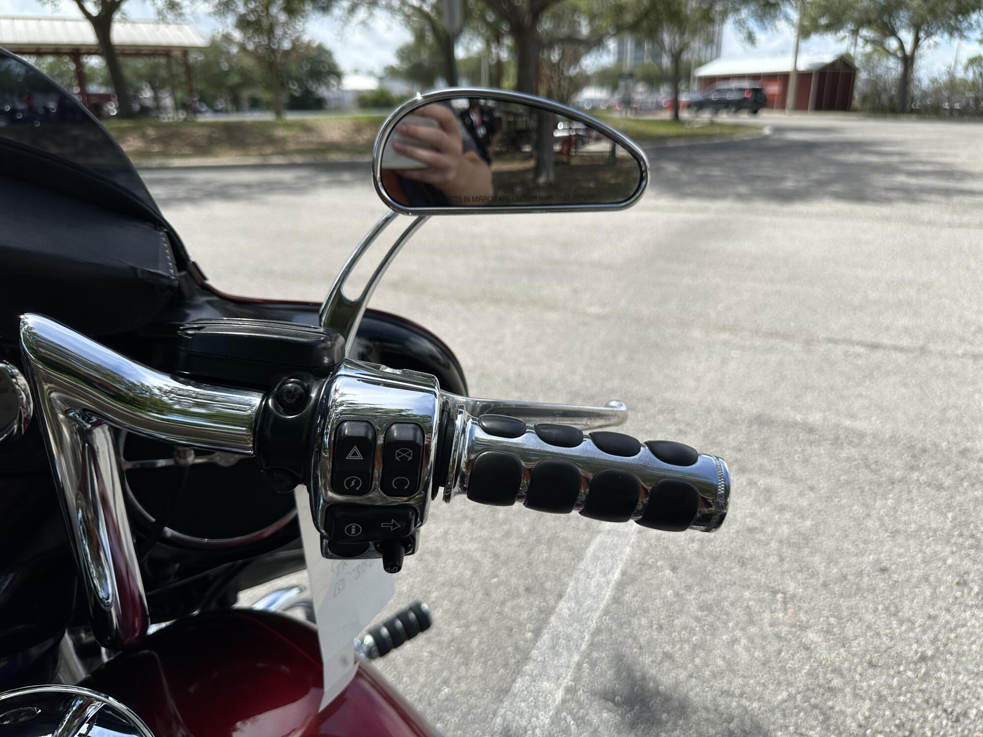 2016 Harley-Davidson® Street Glide® Special Velocity Red Sunglo, photo 11