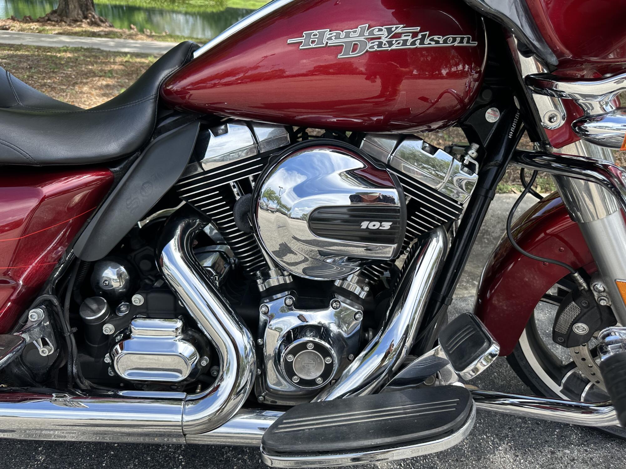 2016 Harley-Davidson® Street Glide® Special Velocity Red Sunglo, photo 15