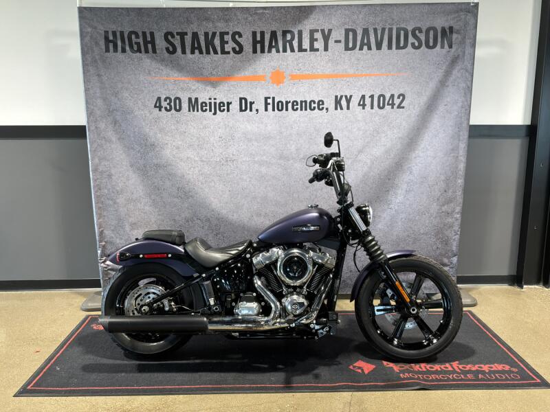 2025 Harley-Davidson® Street Bob® Purple Abyss Denim w/Cast Wheels FXBB