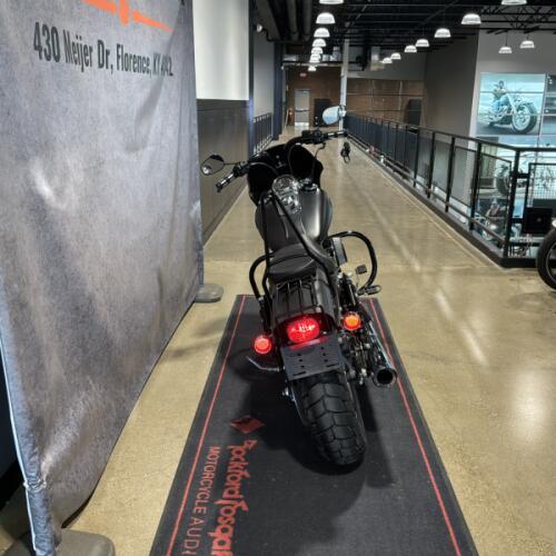 2013 Harley-Davidson® Fat Bob® Black Denim thumb 0