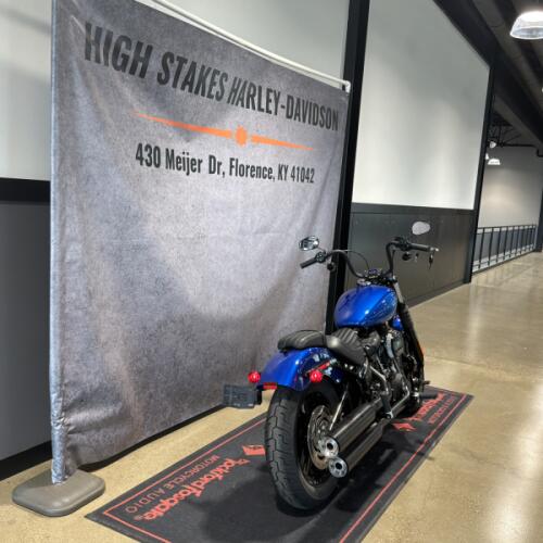 2024 Harley-Davidson® Street Bob® 114 Blue Burst FXBBS thumb 1