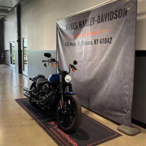 2024 Harley-Davidson® Street Bob® 114 Blue Burst FXBBS thumb 3