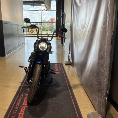 2024 Harley-Davidson® Street Bob® 114 Blue Burst FXBBS thumb 2