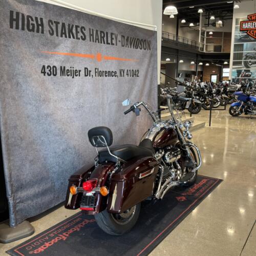2018 Harley-Davidson® Road King® Twisted Cherry FLHR thumb 1