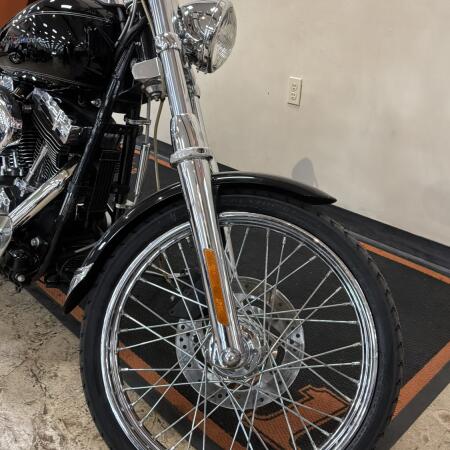 FXSTDI 2004 Softail Deuce thumb 3