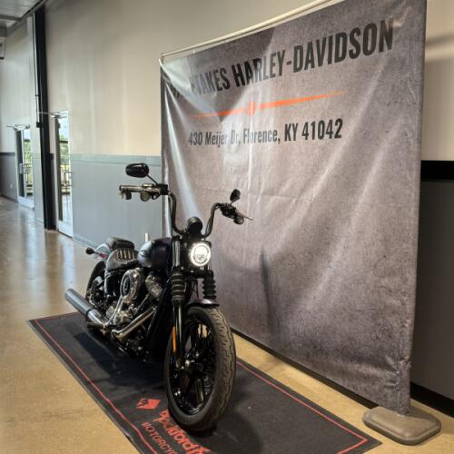 2025 Harley-Davidson® Street Bob® Purple Abyss Denim w/Cast Wheels FXBB thumb 3