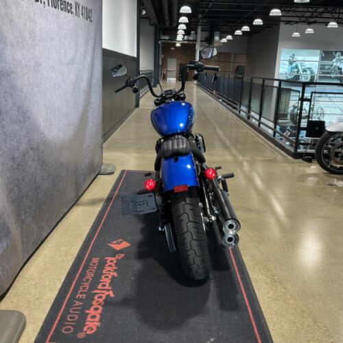 2024 Harley-Davidson® Street Bob® 114 Blue Burst FXBBS thumb 0