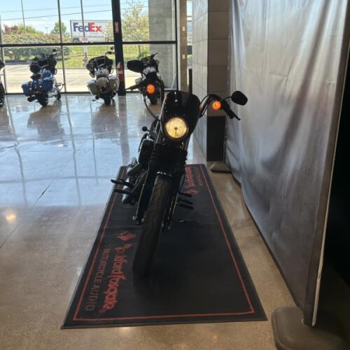 2018 Harley-Davidson® Iron 1200™ Vivid Black XL1200NS thumb 2