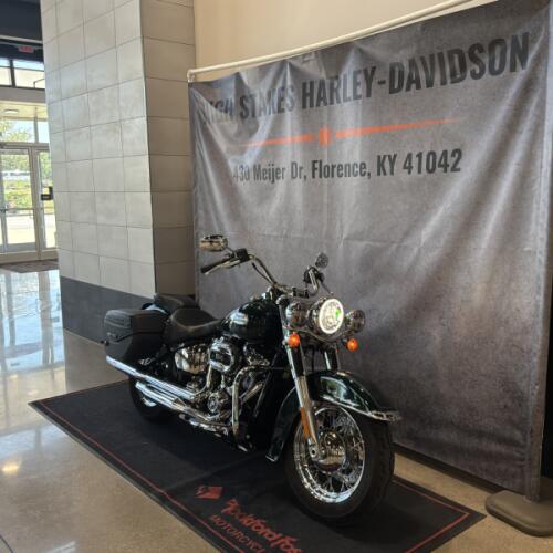 2024 Harley-Davidson® Heritage Classic Alpine Green FLHRCS thumb 3