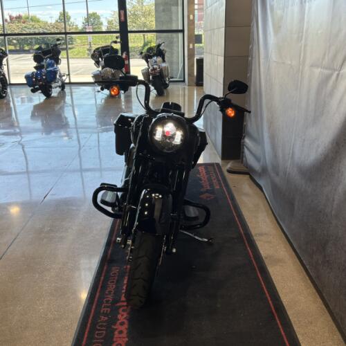 2025 Harley-Davidson® Road King® Special Vivid Black FLHRXS thumb 2
