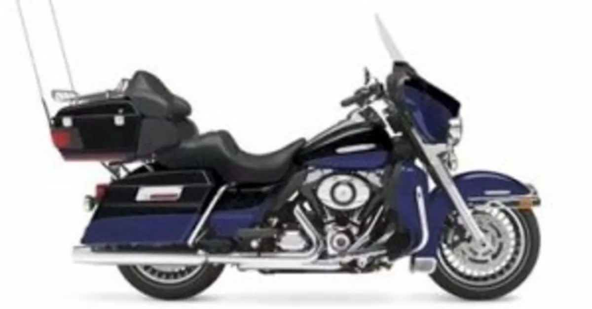 2010 Harley-Davidson® Electra Glide® Ultra Limited Two-Tone Vivid Black/Black Ice Pearl