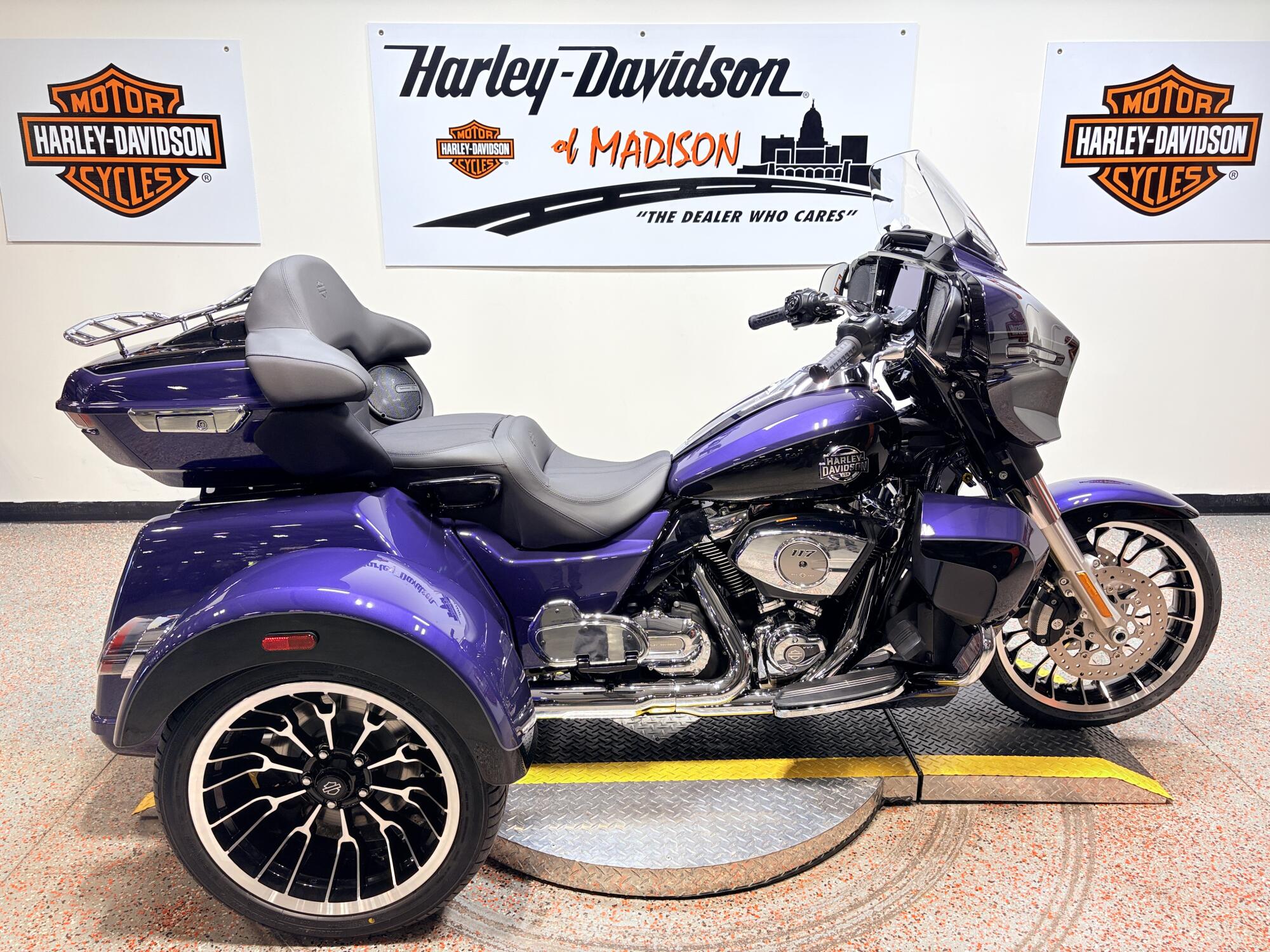 2026 FLHLT Harley-Davidson® Street Glide 3 Limited Purple Abyss / Vivid Black Chrome Trim