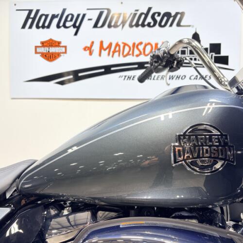 2026 FLTRXL Harley-Davidson® Road Glide Limited Iron Horse Metallic Chrome Trim thumb 2