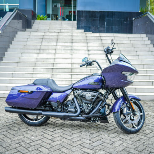2026 Harley-Davidson® Road Glide™ Purple Abyss Black Trim thumb 3
