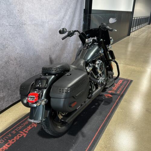 2025 Harley-Davidson® Heritage Classic Iron Horse Metallic w/Laced Wheels FLHC thumb 1