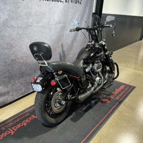2018 Harley-Davidson® Softail Slim® Vivid Black thumb 1