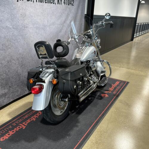 2002 Harley-Davidson® Fat Boy® Diamond Ice Pearl FLSTFI thumb 1