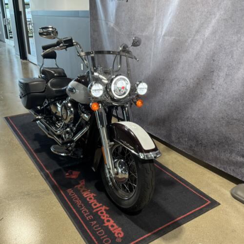 2021 Harley-Davidson® Heritage Classic 107 Midnight Crimson & Stone Washed White Pearl thumb 3