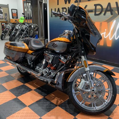 2026 Harley-Davidson CVO Street Glide FLHXSE thumb 2