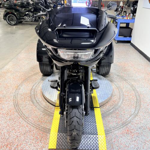 2026 FLTRT Harley-Davidson® Road Glide 3 Vivid Black thumb 0