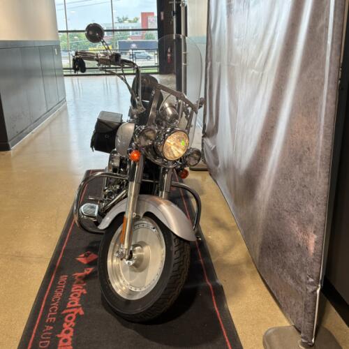 2002 Harley-Davidson® Fat Boy® Diamond Ice Pearl FLSTFI thumb 2
