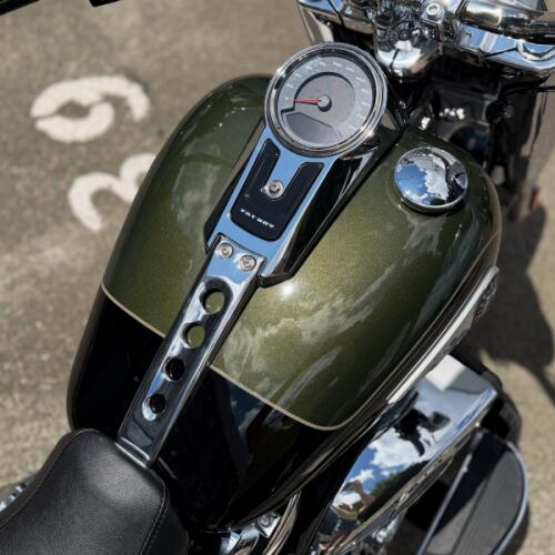 2026 Harley-Davidson® Fat Boy® Olive Steel Metallic / Vivid Black Chrome Trim thumb 0