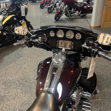 2014 Harley-Davidson® FLHTCUTG Tri Glide® Ultra  thumb 1