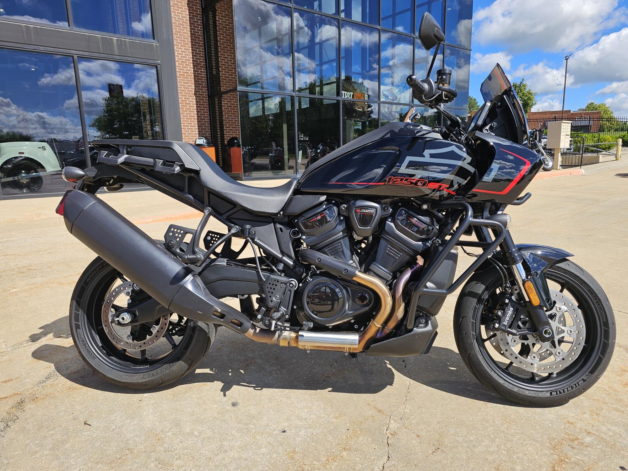 RA1250ST 2025 Pan America® 1250 ST
