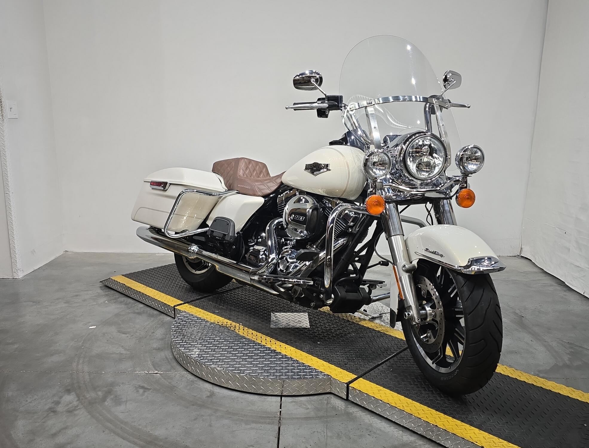 FLHR 2015 Road King® Classic