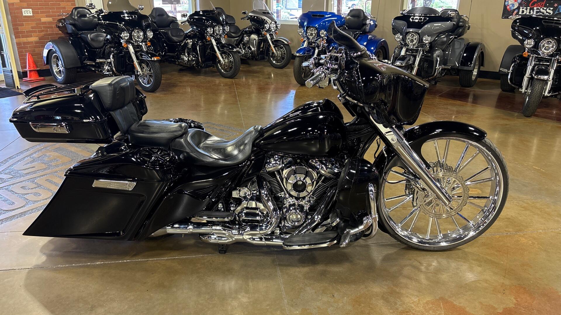 FLHXS 2017 Street Glide® Special