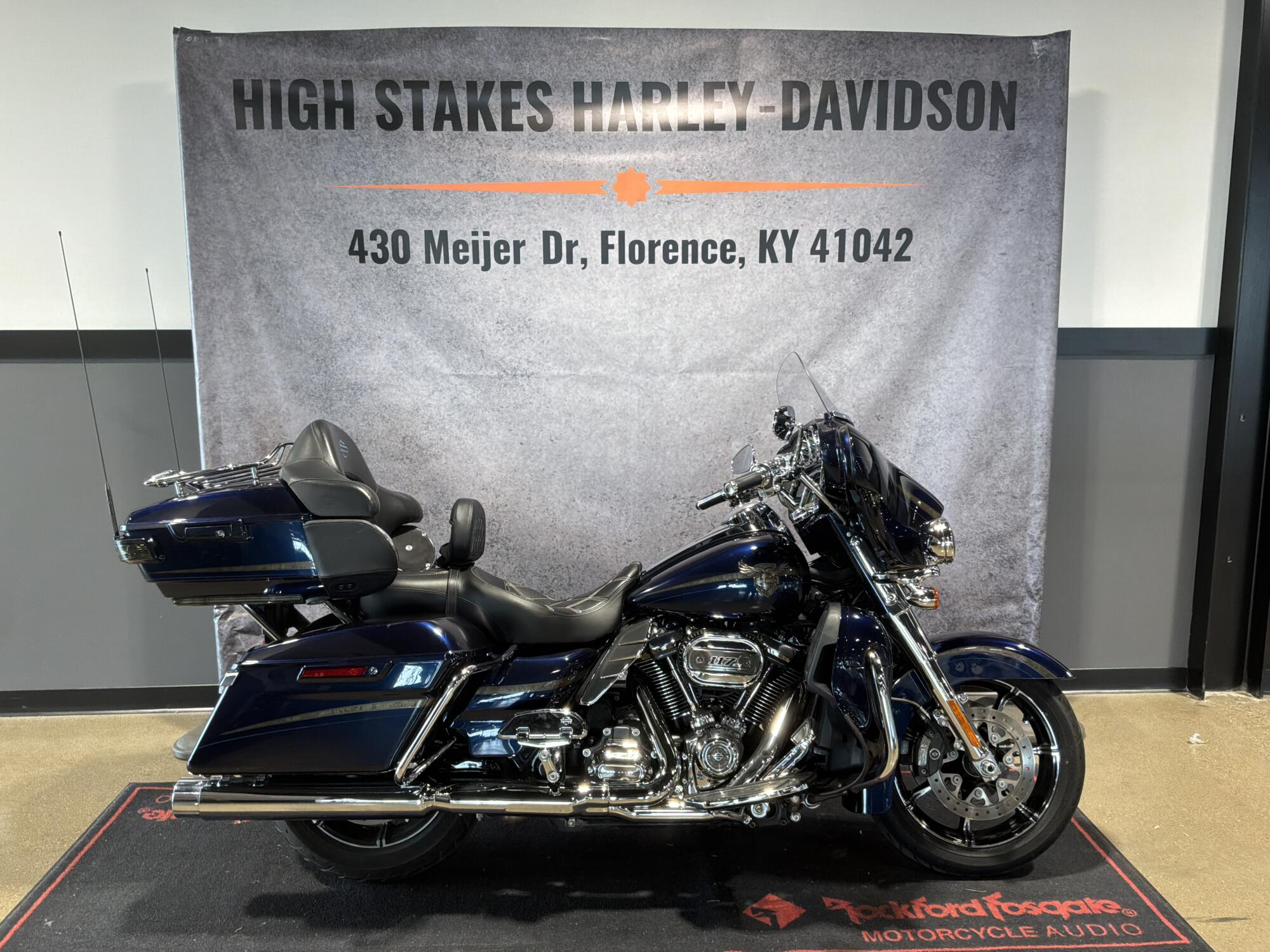 2018 Harley-Davidson<sup>®</sup> 115th Anniversary CVO<sup>™</sup> Limited Odyssey Blue FLHTKSE ANV